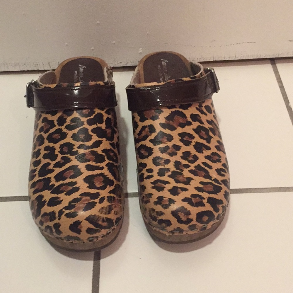 Girls Hanna Andersson Leopard Clogs